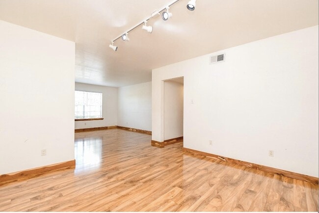 Photo - 7233 Beechnut St Unit A