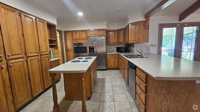 Building Photo - 4-Bedroom Home Near UVU & BYU