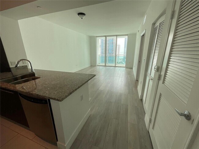 Photo - 950 Brickell Bay Dr Unit 3103