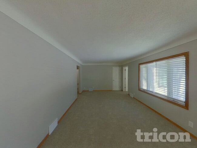 Photo - 2931 Woodbridge St