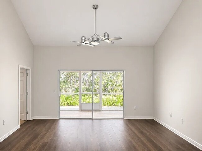 Building Photo - 3549 Kings Rd Unit 101