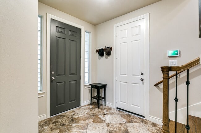 Photo - 5742 Kiam St