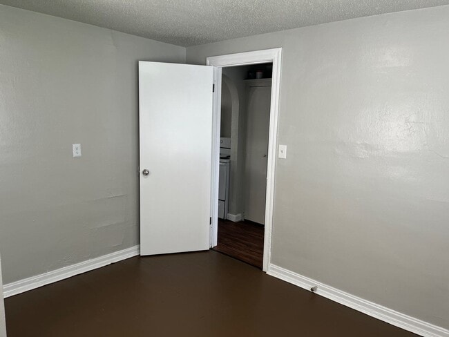 Photo - 3400 NW 15th St Unit B2