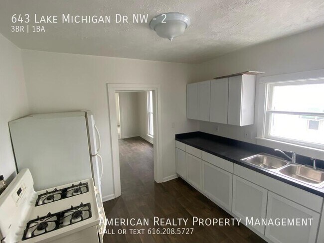 Photo - 643 Lake Michigan Dr NW Unit 2