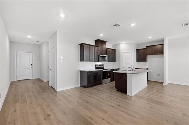 Photo - 740 Thorn Crk Dr