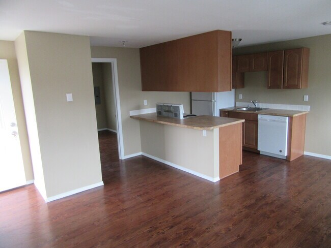 Kitchen - 209 N Norris St Unit 212