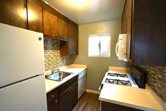 Photo - University Terrace Apartments