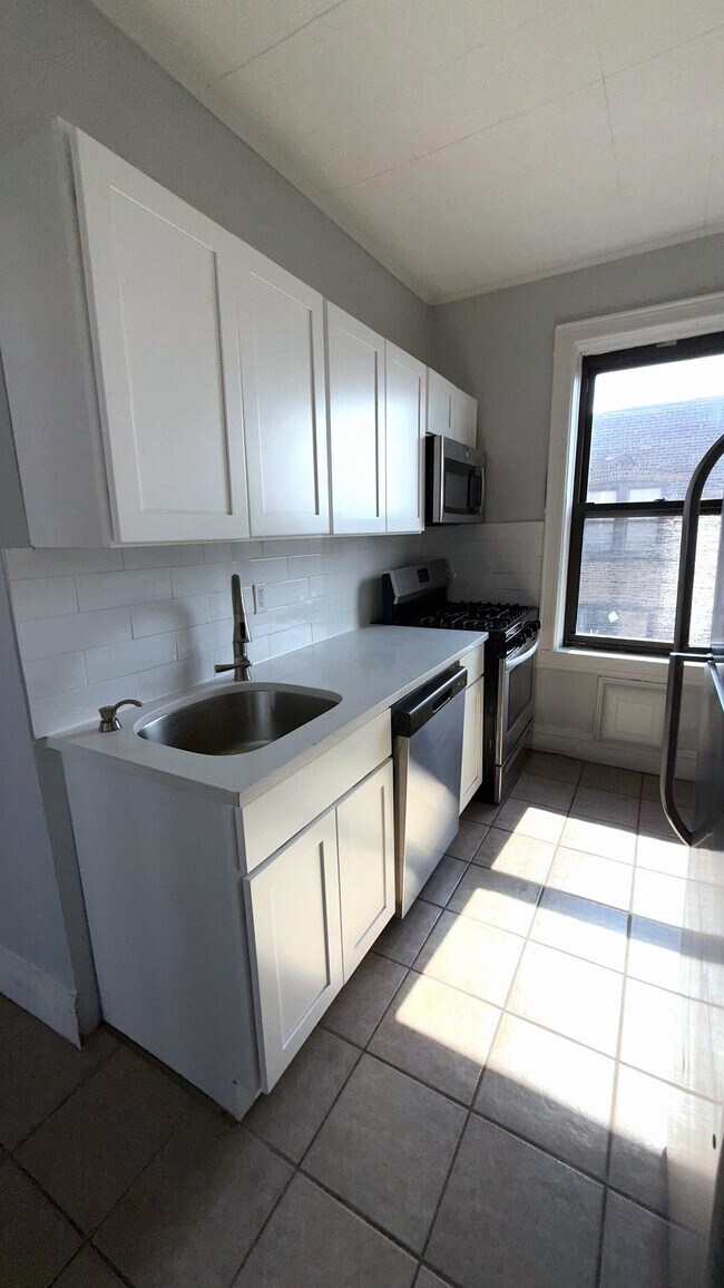 930-Berkeley Manor, LLC