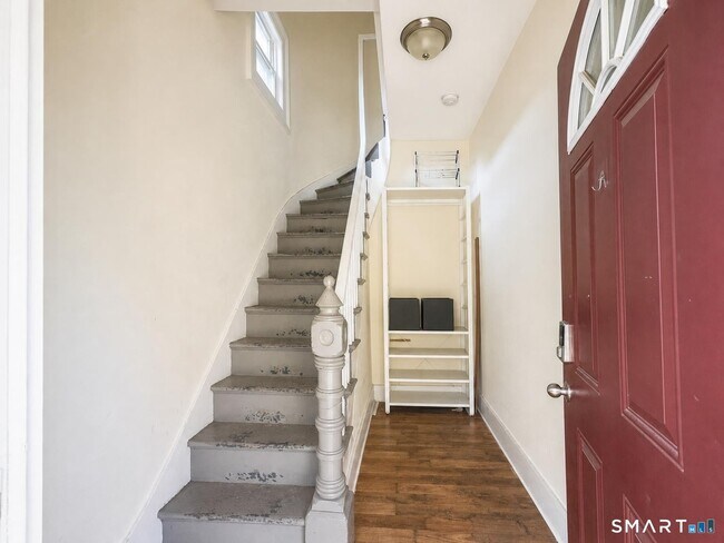 26 Compton St Unit 2