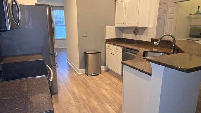 Kitchen pic 2 - 200 Threshing Way