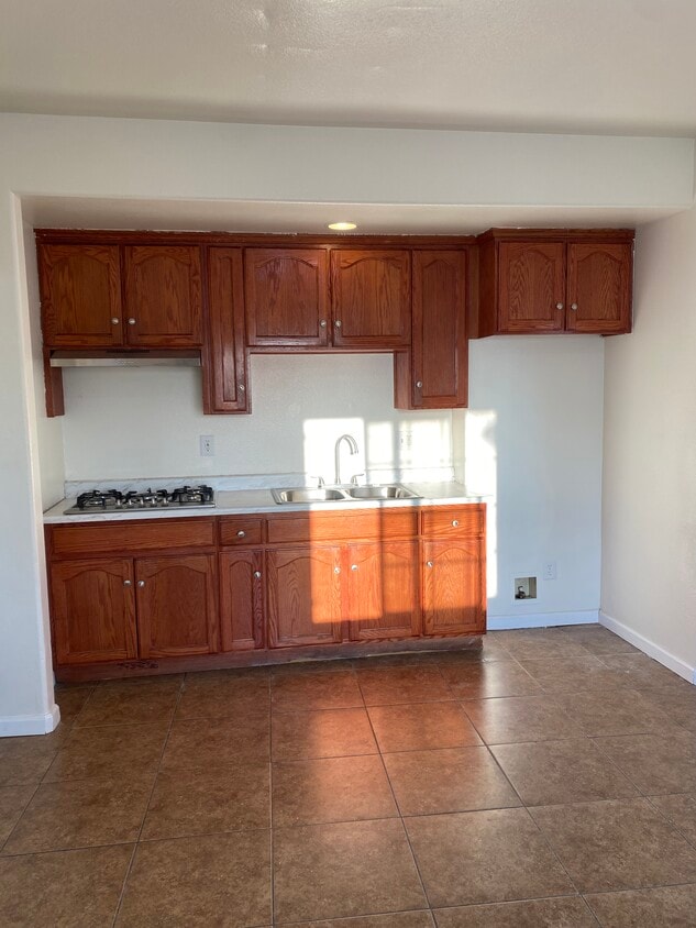 Photo - 1079 Center St (Riverside, CA)