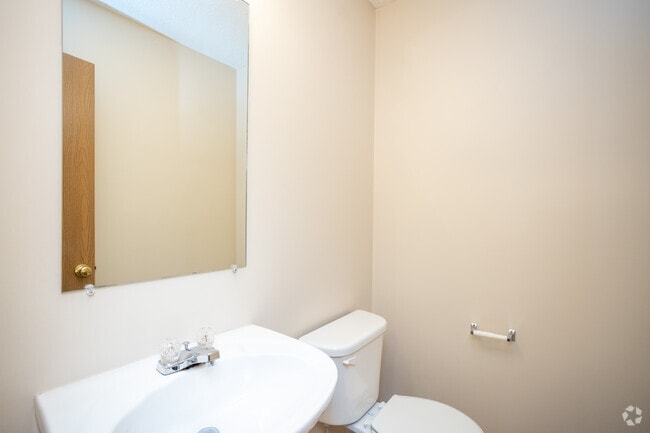 2BR, 1.5BA - 1,115 SF - The Ridge Apartments & Townhomes