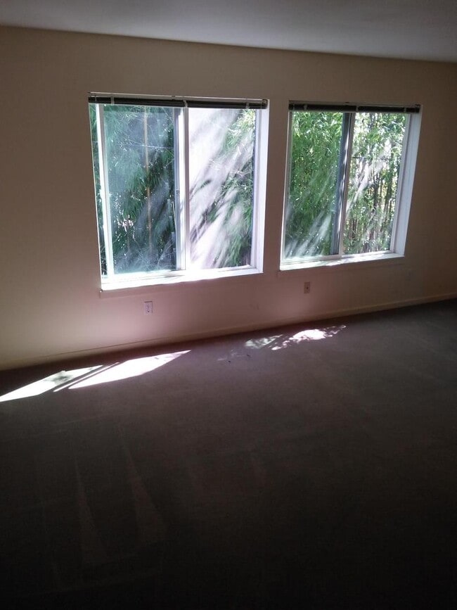 Photo - (560) 21st Street Duplex - 2 Bedroom / 2 Bathroom Unit 539