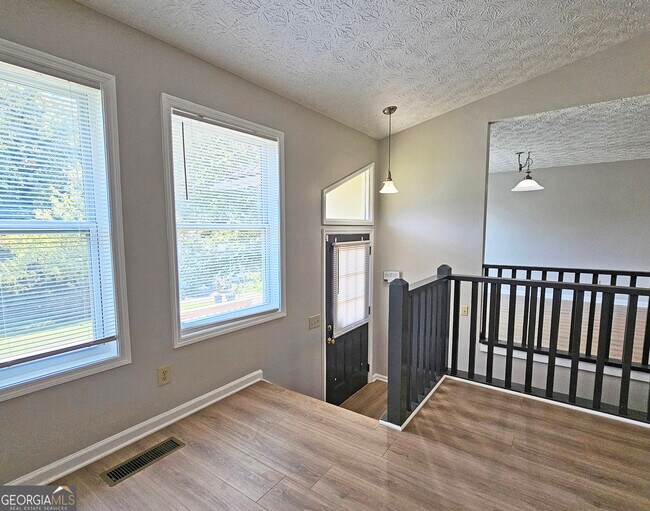 Photo - 5530 Deerfield Pl