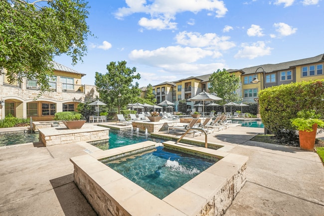 Grand at The Dominion Apartments