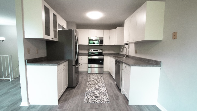 Photo - 7501 Upper 167th St W