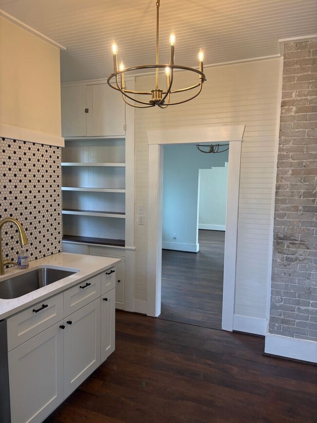 Photo - Beautifully Remodeled 3BA/1BA Audubon Home