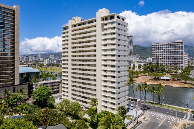 Photo - Waikiki Twin Towers