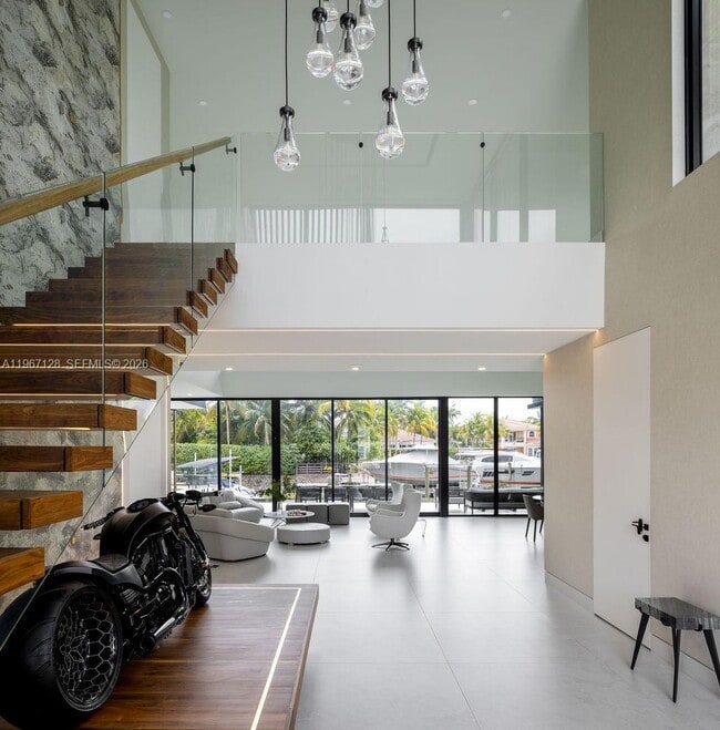 Photo - 1102 Washington St