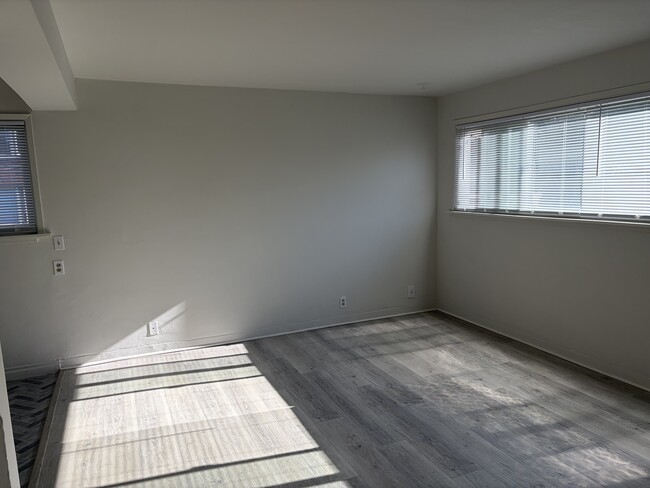 Photo - 5615 Phinney Ave N Unit 201