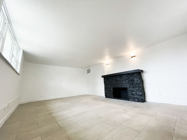 Photo - 418 Parkwood Rd