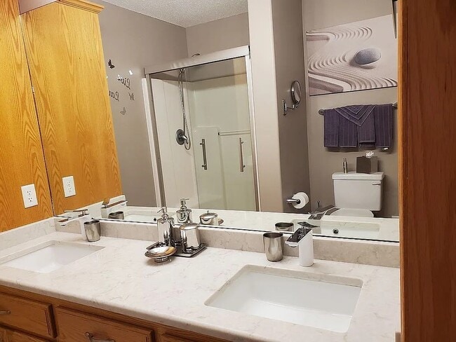 Photo - 131 17th Ave E