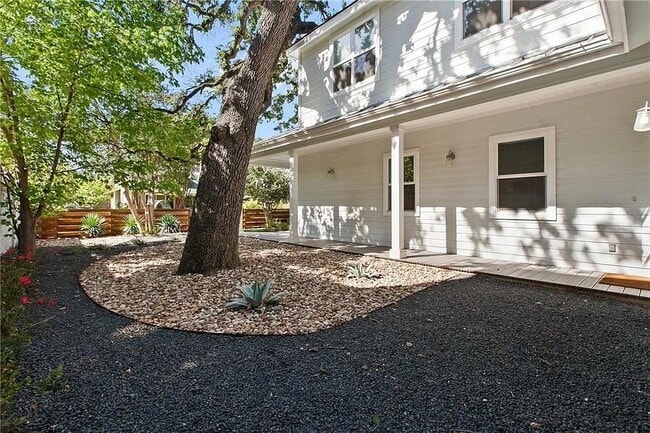 Photo - 610 W 33rd St