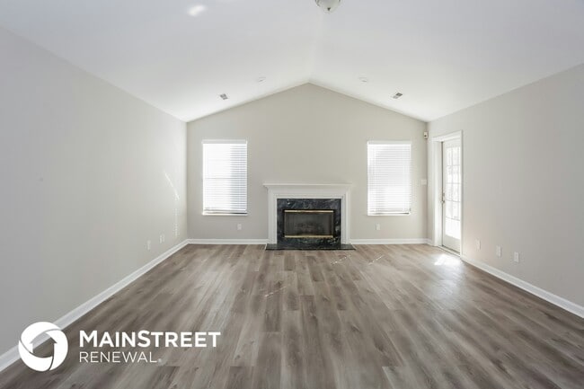 Photo - 411 Leeds Ct