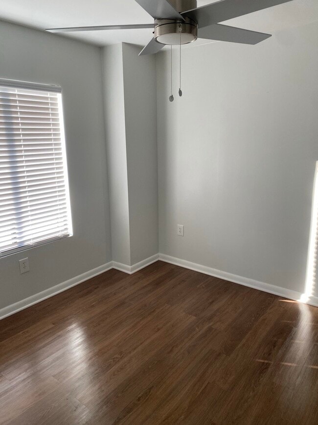 Photo - 1600 Park Cir