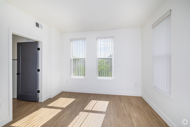 3BR, 2BA - 1,044SF - Second Bedroom