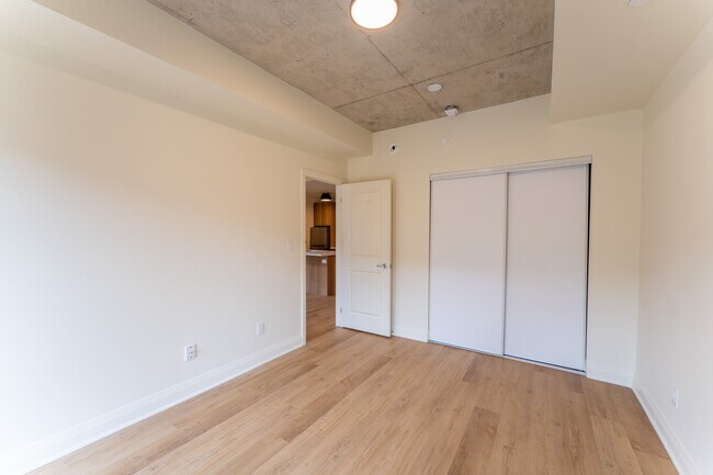 Photo - 11 Robert St Unit 302