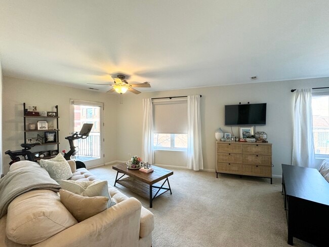 Photo - 875 N Milwaukee Ave Unit 1S