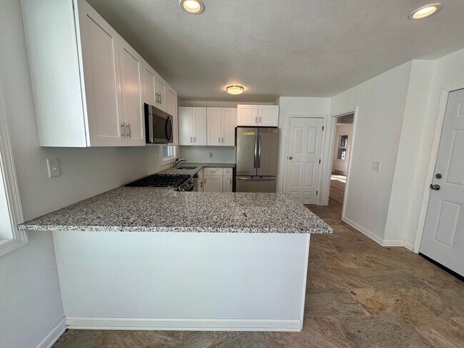 Photo - UPDATED 3 bed, 2 1/2 bath in central Lincoln