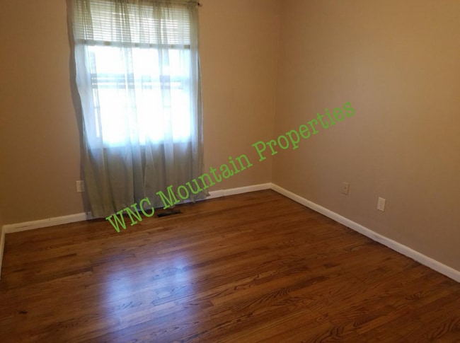 Photo - 374 Royal Pines Dr