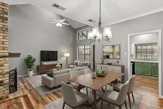 Photo - 10819 Crown Colony Dr
