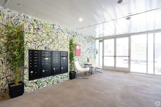 Photo - Modern - 2 Story Loft Unidad 303