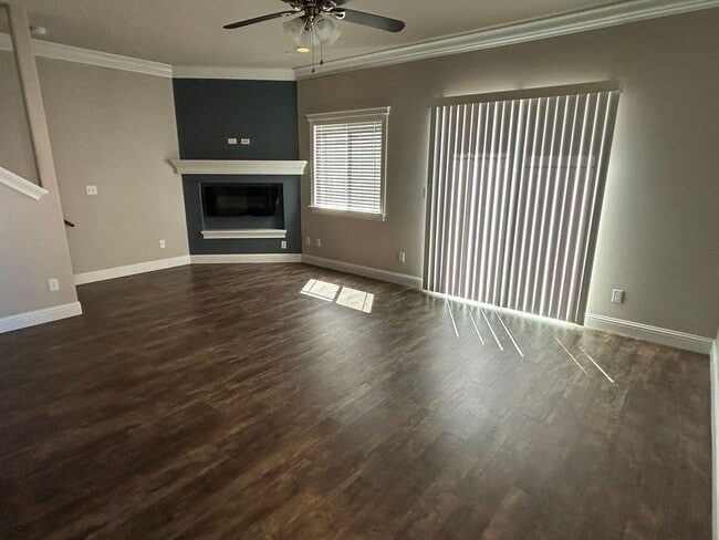 Photo - Townhouse for Rent in Anderson CA | Garage, Fenced Yard, Modern Upgrades