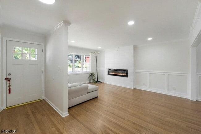 33 Larchmont Rd