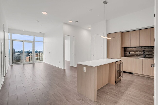 Photo - 88 Bathurst St