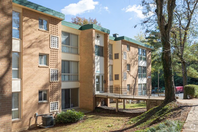 Verona at The Park Apartments For Rent in Capitol Heights