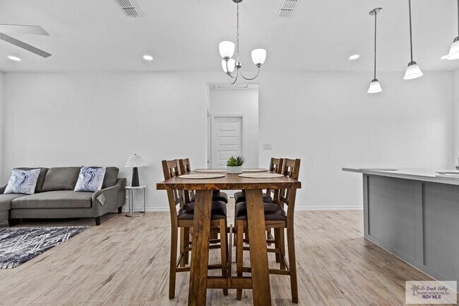 Photo - 426 Arroyo Ln