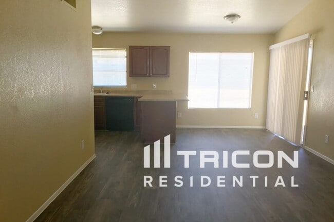 Photo - 10710 W Sells Dr