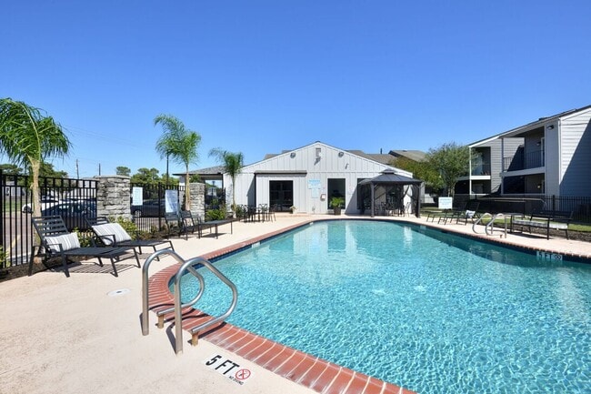 Building Photo - Normandy Woods