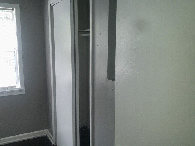 Photo - 3 Bedroom with easy access to freeway, downtown Grandview