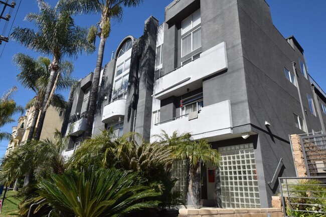 Building Photo - 11315 Moorpark St Unit 105 Rental