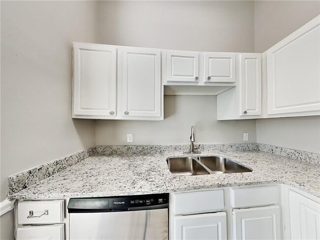 Photo - 136 Pecan Dr