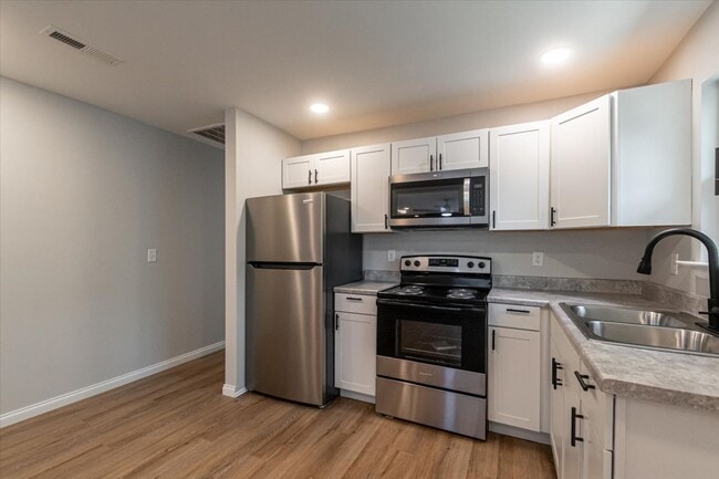 Building Photo - 2203 Milne St Unit 2203 Milne St Apt A