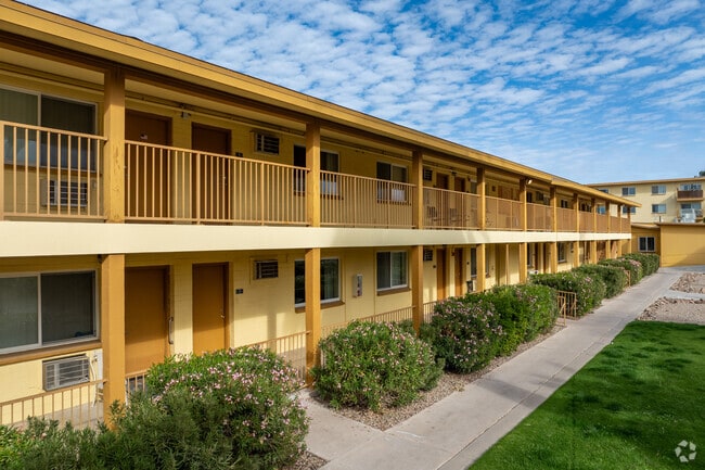 Building Photo - Catalina Village Apartments