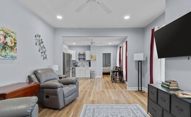 Photo - 703 1st St Unit C