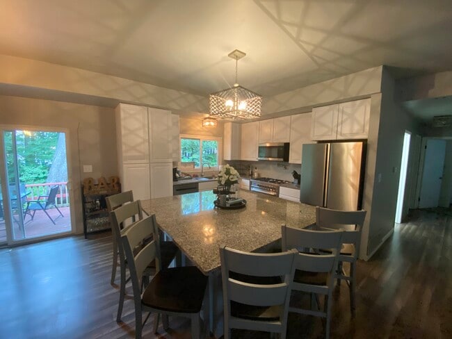 Building Photo - 23 Concord Dr